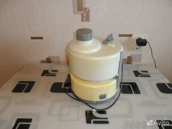 Соковыжималка СССР электрическая