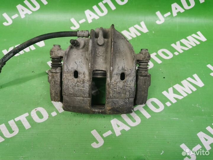 Суппорт Mitsubishi Carisma