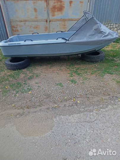 Стеклопластиковая лодка Кайман 300