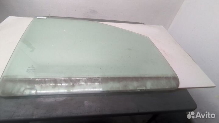 Стекло боковой двери Mercedes Viano, 2005