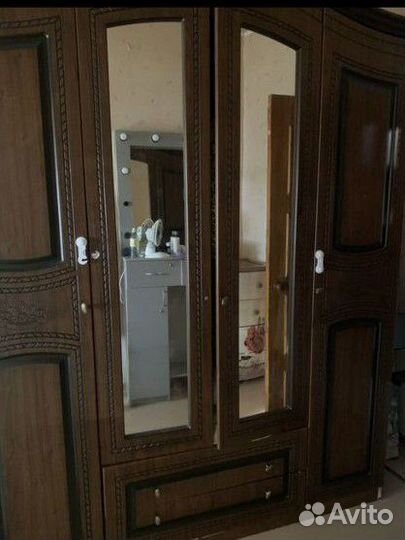 Шкаф
