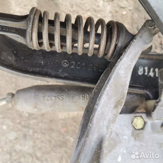 Педальный узел тормоз сцепление Mercedes W124