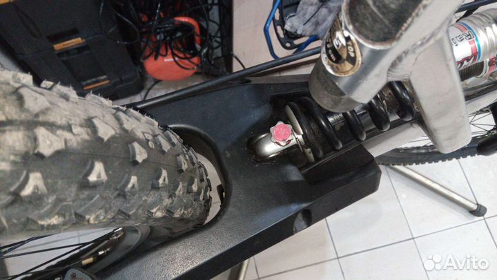 Рама велосипеда с амортизатором