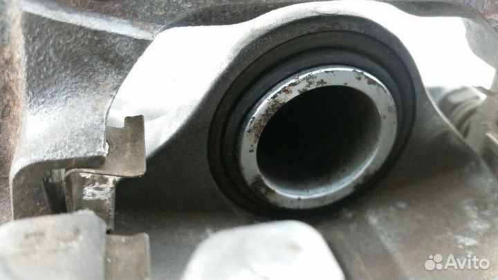 Суппорт задний правый Honda Elysion RR3 2006