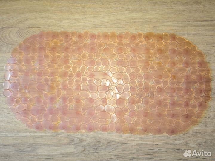 Противоскользящий коврик в ванну с присосками