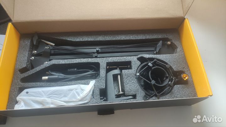 Конденсаторный микрофон Maono AU-PM421