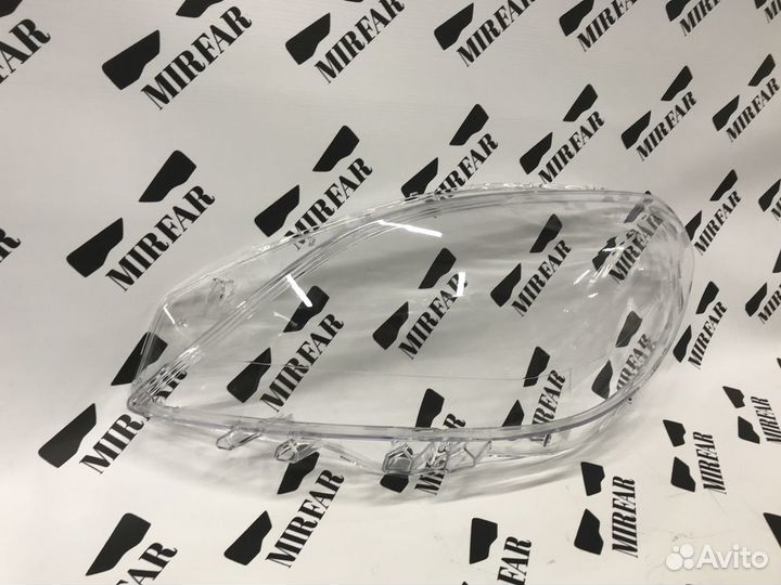 Левое стекло фары Mercedes Benz B klasse w246
