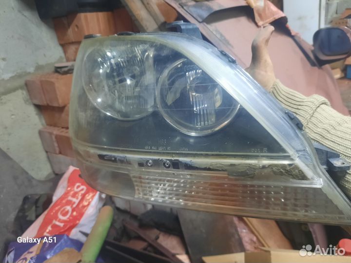 Фара передняя Lexus rx300 1998-2002 год