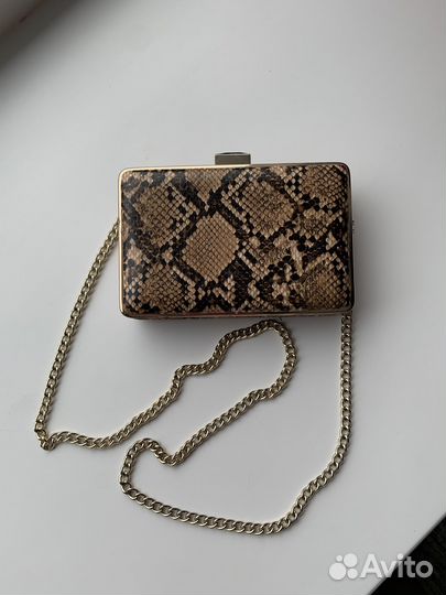 Клатч на цепочке Mango