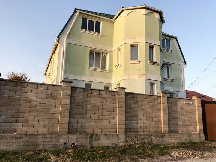 Дом 496 м² на участке 15,8 сот.