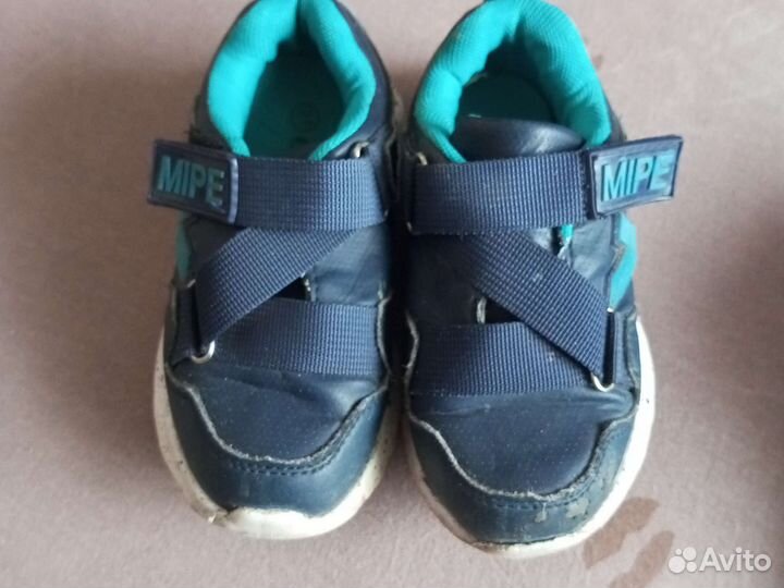 Кроссовки детские
