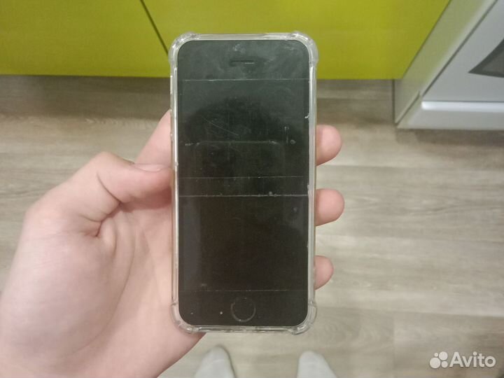 iPhone SE, 32 ГБ