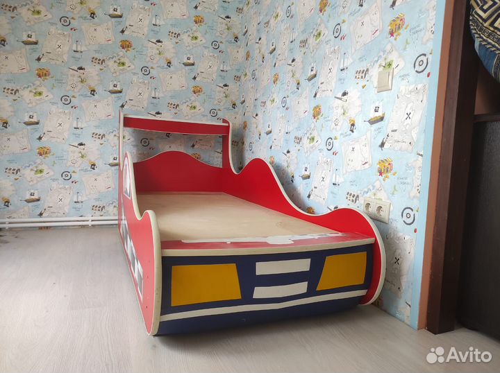 Кроватка детская машинка