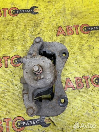 Суппорт передний правый Kia Sportage SL G4KD 2013