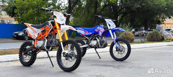 Atom sssr 125L 1714 Atomic Orange 3