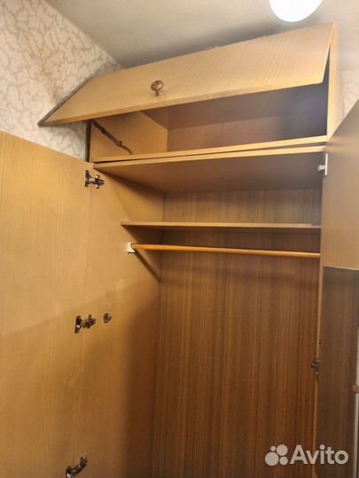 Шкаф с антресолью