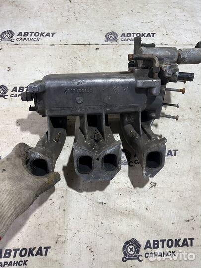 Впускной коллектор Renault Laguna 1