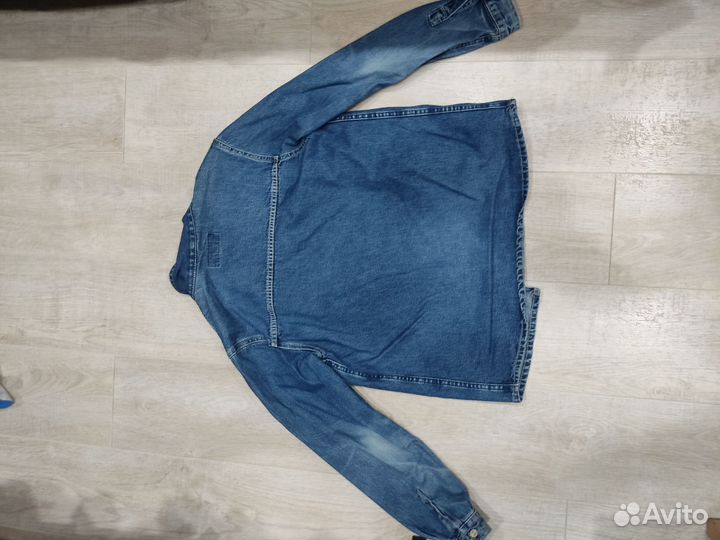 Джинсовая куртка