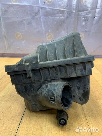 Корпус воздушного фильтра Opel Astra H Z16XEP