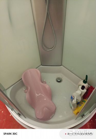 Душевая кабина 80х80 угловая