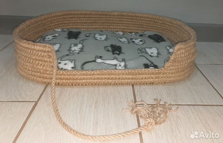 Лежанка для животных из джута