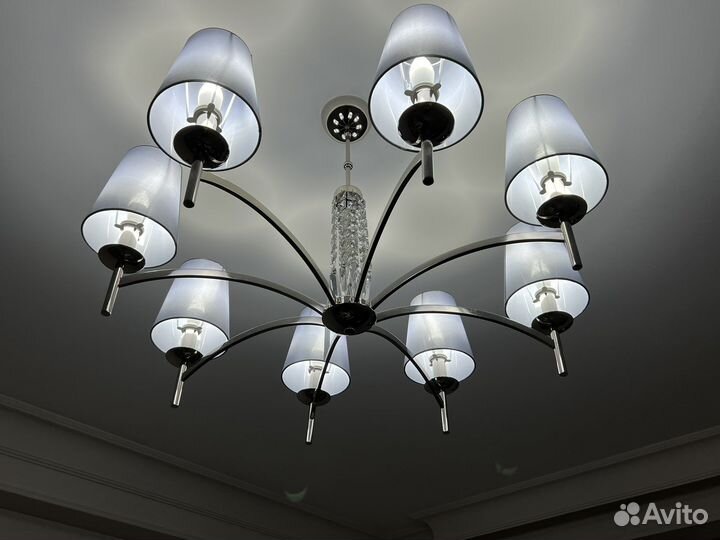 Люстраю новая немецкая