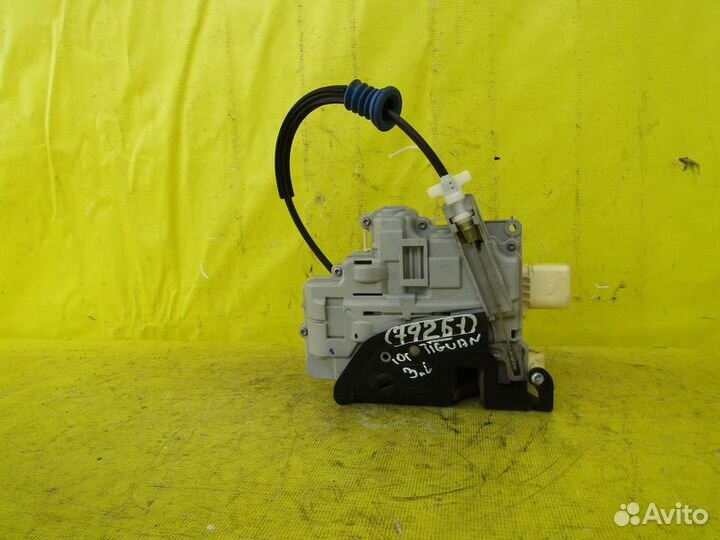Замок двери Volkswagen Tiguan 10г 79261