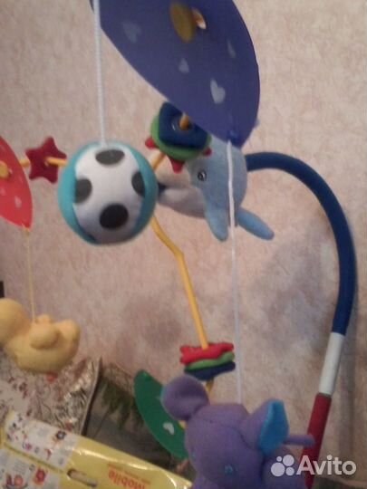 Продаю музык. карусель для младенцев/д-кроватки