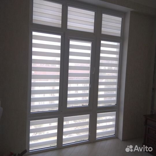 Рулонные шторы, Жалюзи