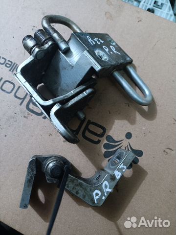 Петли передней правой двери Volkswagen Passat B5+