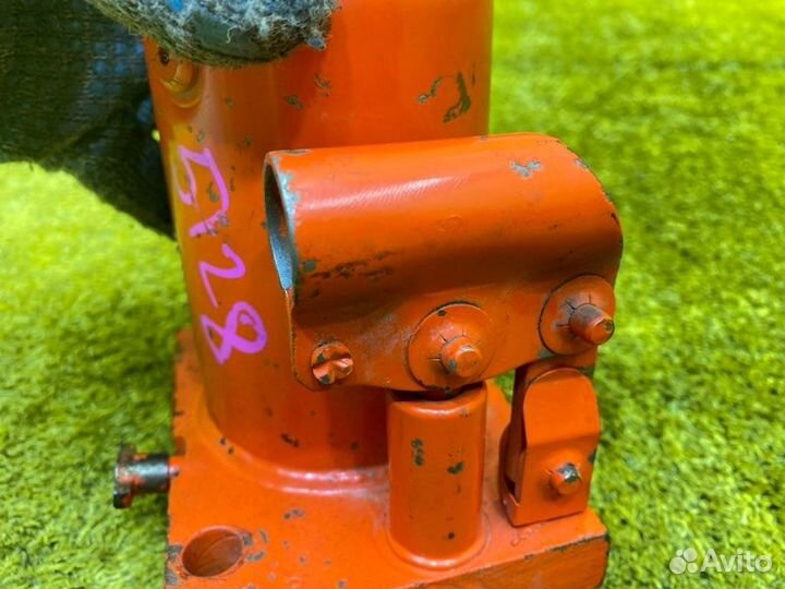 Домкрат задний Mitsubishi 143338