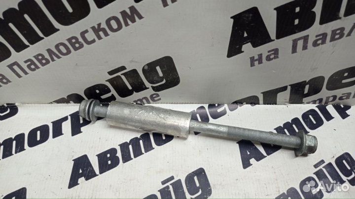 Болт Audi A4 8K2 cdhb 07.06.2008