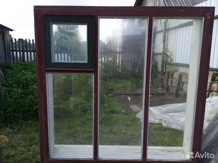 Три оконных рамы