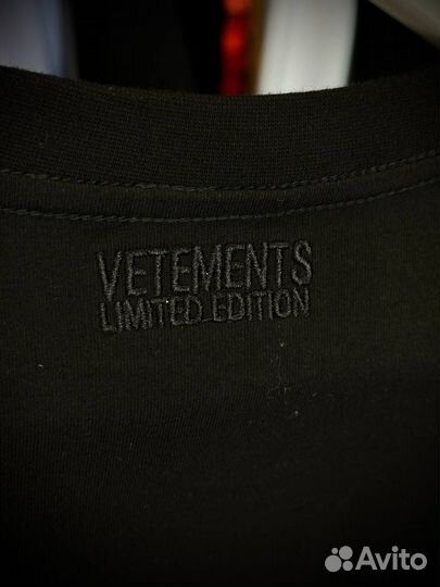 Футболка vetements