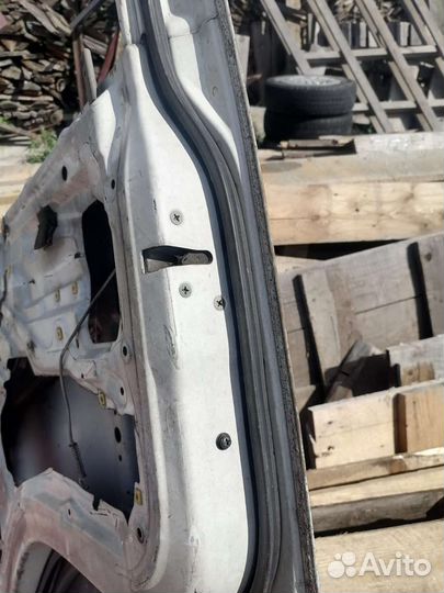 Дверь isuzu elf