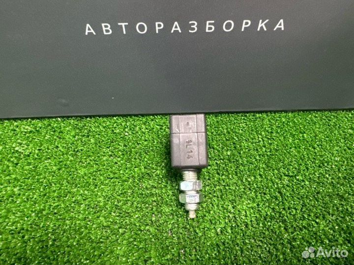 Датчик включения стоп-сигнала Kia Ceed 1 Ed Hb 1.6