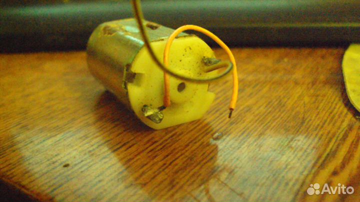 Моторчики от кассетных магнитофонов и бритв СССР