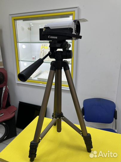 Видеокамера Canon legria HF R706 (Т22)