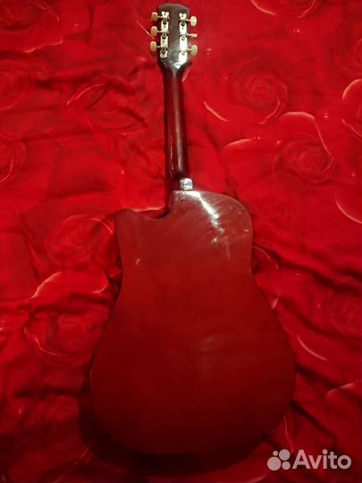 Акустическая гитара