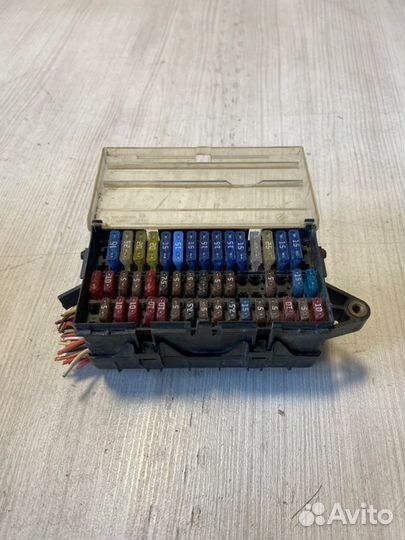 Блок предохранителей Volkswagen Polo