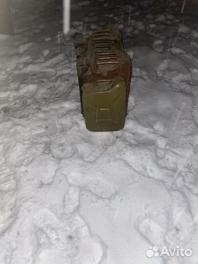 Канистра для бензина металлическая