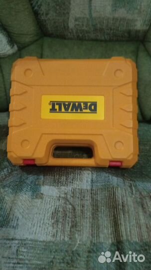 Шуруповерт dewalt 18v