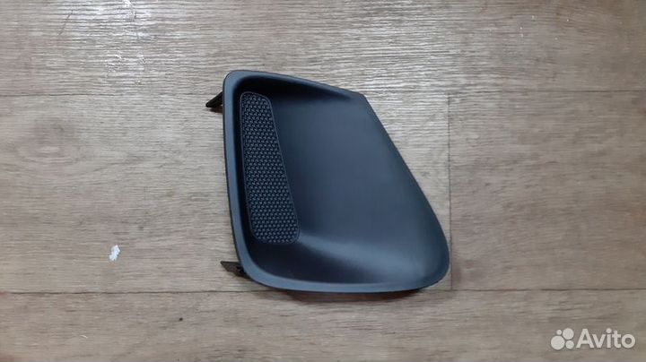 Заглушка бампера Toyota Corolla