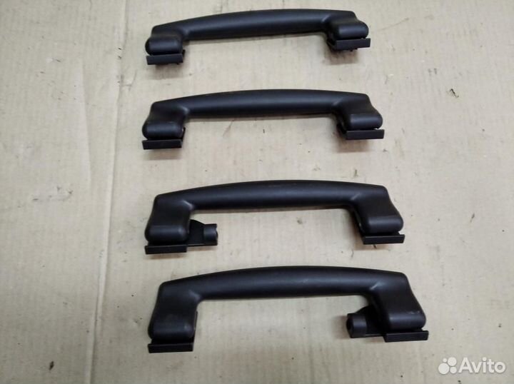 Ручка потолка Maserati Levante 3.0 V6 (275 Hp)