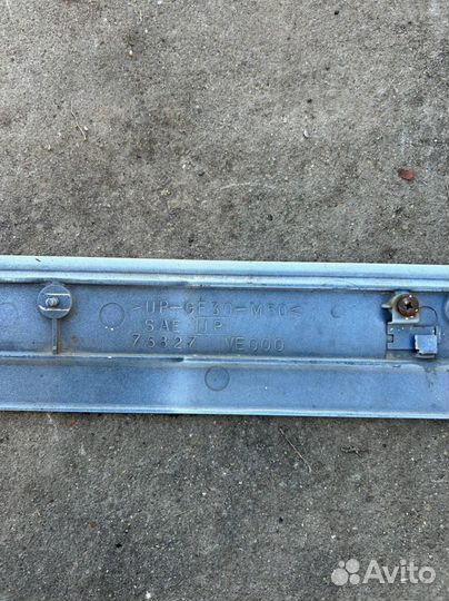 Накладка на крыло Nissan Elgrand