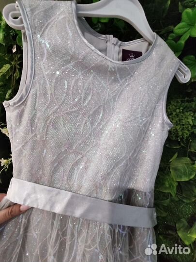 Платье для девочки 128 134 бу нарядное новый год