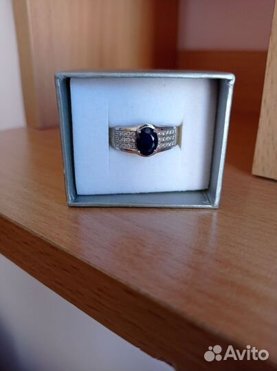 Серебряное кольцо с природным сапфиром