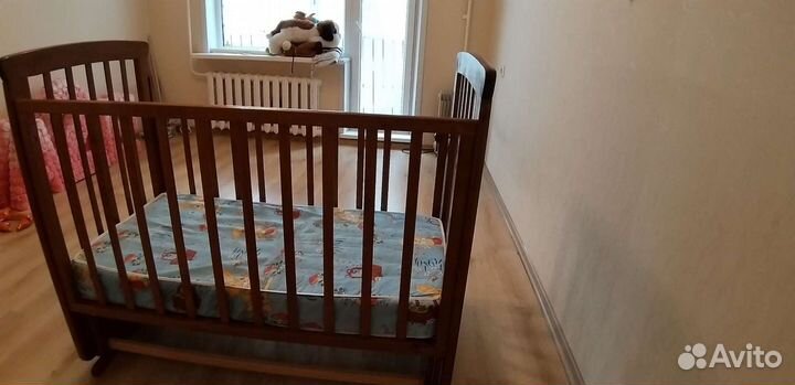 Кровать с механизмом качания