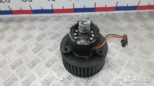 Моторчик печки BMW 1 E81 (1KK20KK01)