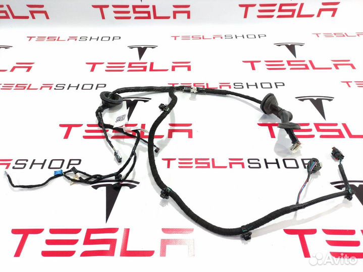 Электропроводка двери Tesla Model 3 2018